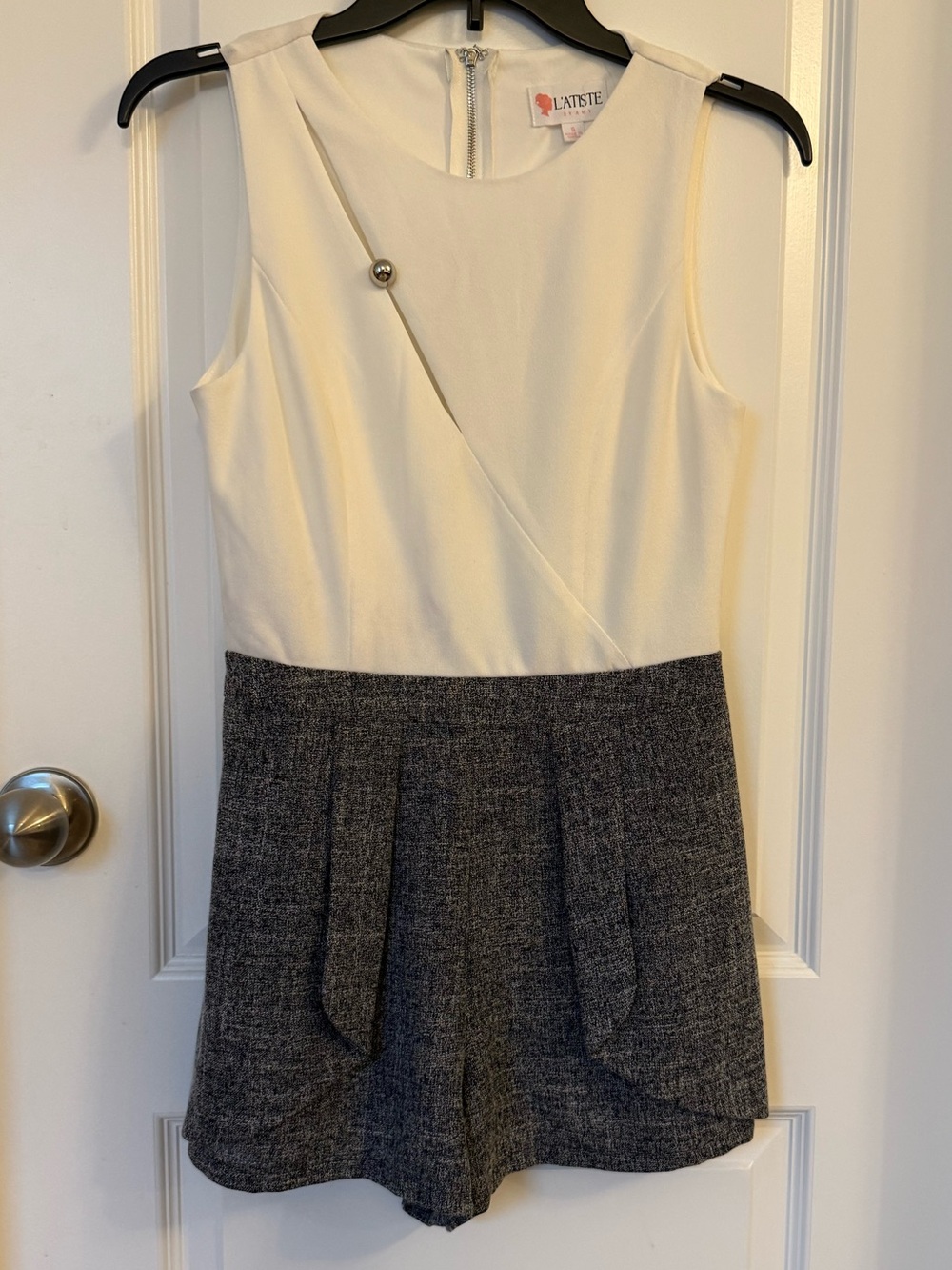 L'ATISTE Sleeveless Textured Romper